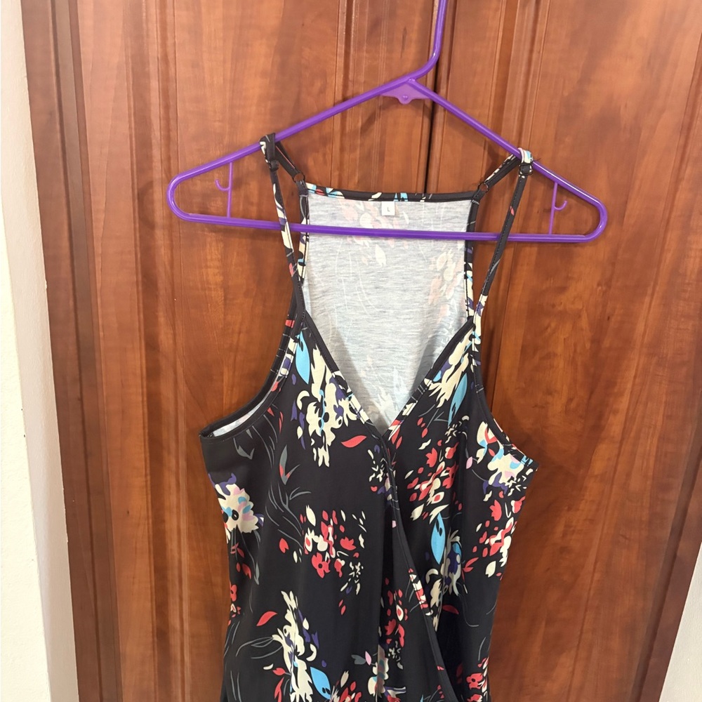 WOMENS BLACK V-NECK ADJUSTABLE STRAPS TANK TOP WITH ASSORTED COLORED DESIGN